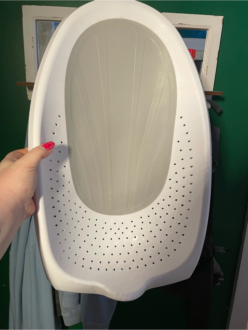 White Baby Bath Tub with Non-Slip Insert